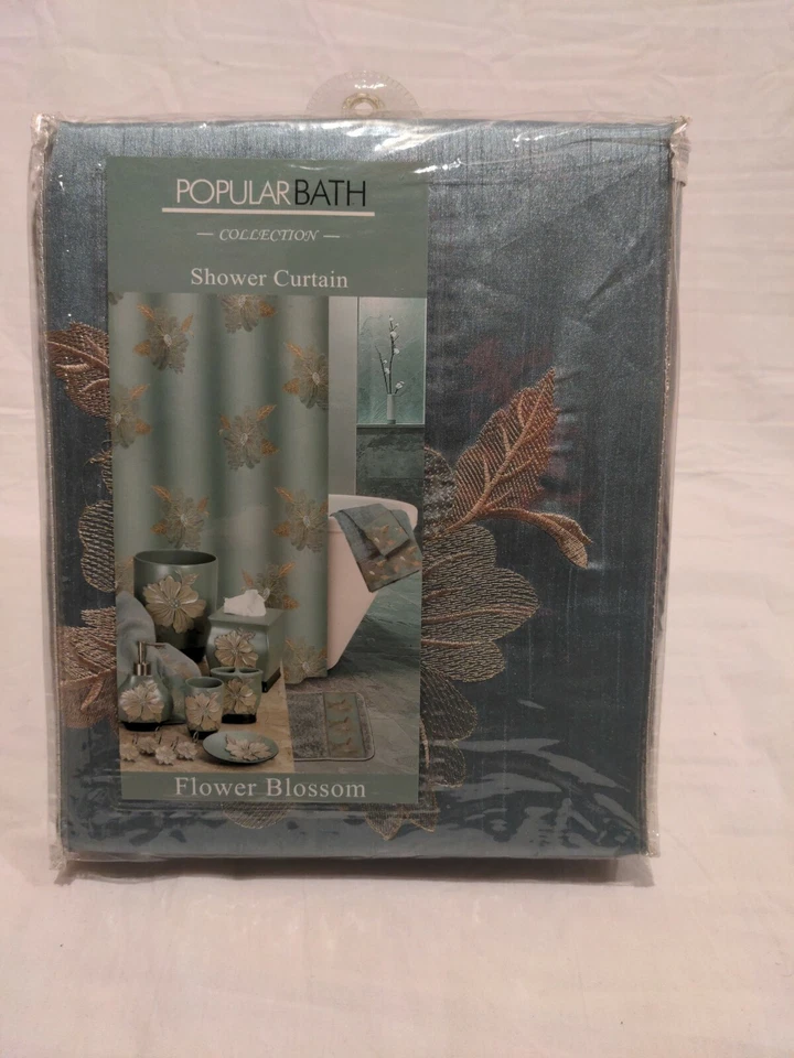 Popular Colección Flor Baño - Cortina Ducha Baño 72" x 72" Verde Foto 1 de 4