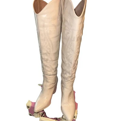 Botas de Vaquero JustFab Crema Western Tacón Alto hasta la Rodilla Punta Talla 8 Foto 1 de 4
