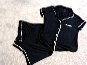 Set Pigiama Corto Stars Above 2pz Nero con Bordo Bianco Bottone Top TG L Modal/Spand - Foto 1 di 3