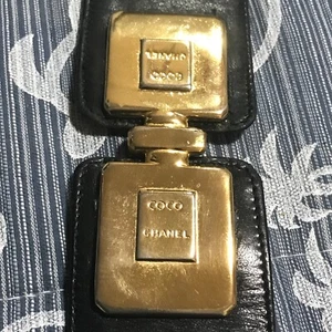 Super rare authentic Chanel perfume bottle design belt leather gold - Picture 1 of 15