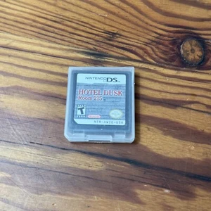 Hotel Dusk: Room 215 (Nintendo DS, 2007) Nur Kassette - Bild 1 von 3