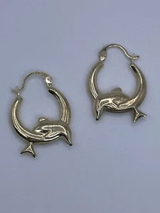 Pendientes de aro de 16 mm de oro amarillo de 14 K para delfín saltador - Imagen 1 de 6