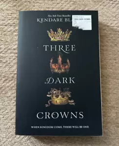 Three Dark Crowns by Kendare Blake - Foto 1 di 1