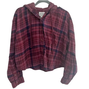 American Eagle Distressed Cropped Flannel Hoodie Shirt Buttons Plaid Red Medium - Picture 1 of 10