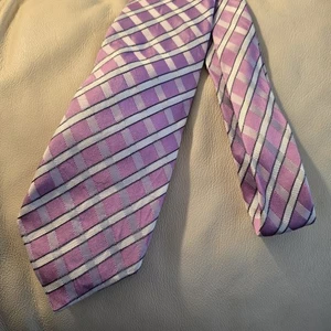 Geoffrey Beene Pink White Gray Men's Silk 61" Necktie Tie - Picture 1 of 4