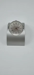 RELOJ DE CUARZO BOLA DE CRISTAL DE MESA VINTAGE 1995 NÍQUEL MNS 2002 GIRATORIO AÑOS 90 2000 - Imagen 1 de 3