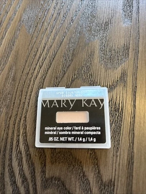 Mary Kay Mineral Eye Color - Spun Silk/Soierie .05oz - Image 1 of 3