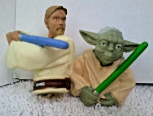 STAR WARS x 2 FINGER PUPPETS ( Hungry Jacks ? ) YODA & ANAKIN ? - Kids Club Meal - Picture 1 of 4