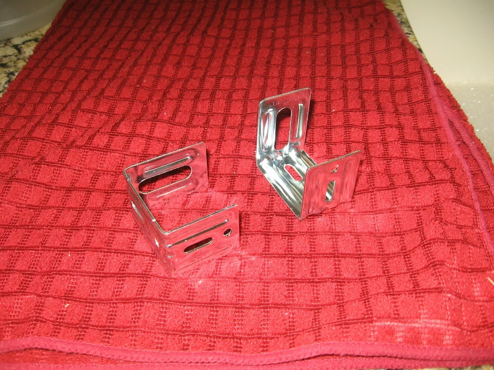 Respaldo oculto de metal Levolor para persianas de más de 37 pulgadas Foto 1 de 1