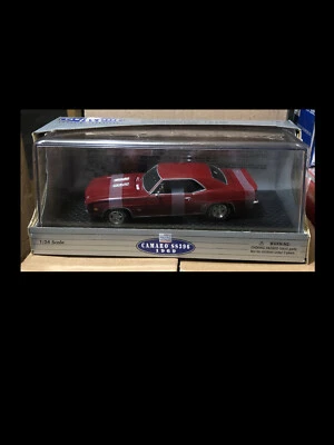 1969 Camaro SS396 Red 1:24 Classic Metal Works 10123 - Image 1 of 2