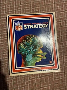NFL Tudor Games Strategy Football 1976 Model #100 Box Has Seen It’s Day - Bild 1 von 3