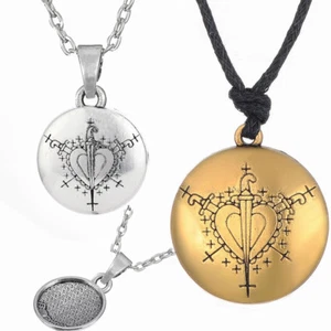Collar amuleto con capucha Ezili Dantor vudú Loa Veveve Lwa - Imagen 1 de 16