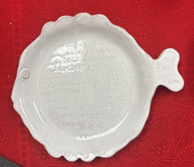 Plato de ensalada blanca de pescado Vietri Bellezza 10 3/8 pulgadas L NUEVO Foto 1 de 4