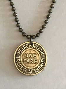 1951 ONE FARE - Metropolitan Transit Authority, Boston MA Medaille Anhänger. - Bild 1 von 4