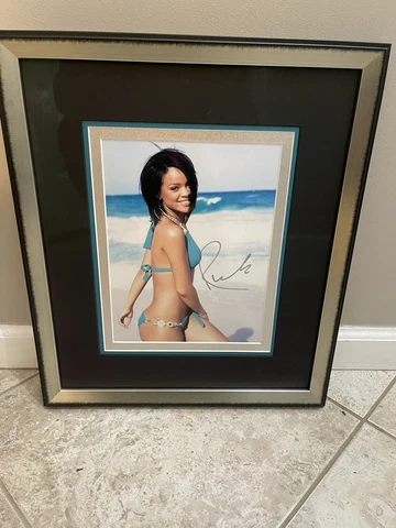 Rihanna autograph Cover