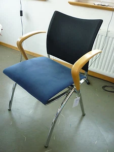 Pago, Klöber, Designerstuhl, Alcantara, blau, Netz, Ausstellungsstück, Holz - Bild 1 von 2