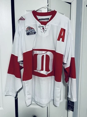 NWT! Rare 2009 NHL Winter Classic Detroit Red Wings Kris Draper Jersey Large #33 - Image 1 of 4