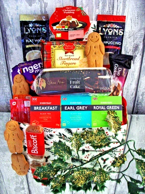 CADBURY,LYONS,LOTUS CHRISTMAS GIFT FOOD HAMPER Festive Food Box Him Her Xmas Cake Pudd Tea Coffee