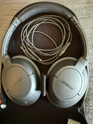 Bose AE2 Over-Ear Wired Headphones Black with Red Interior - Image 1 of 4