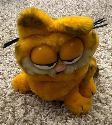 1981 Vintage Dakin Garfield Cat Small Sitting Stuffed Animal 6” Plush - Image 1 of 4