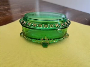 Antique Green Glass Montreal Souvenir Trinket Box - Picture 1 of 11