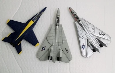 ERTL Lote de 3 Aviones Armados Militares Diecast y Plástico Foto 1 de 4