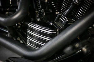 Zündungsdeckel Timecover edge cut Harley Big Twin Dyna Softail Touring 00- 2017 - Picture 1 of 5