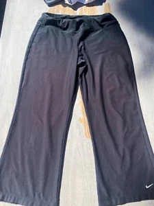 Nike Capris Size 14 Black - Picture 1 of 3