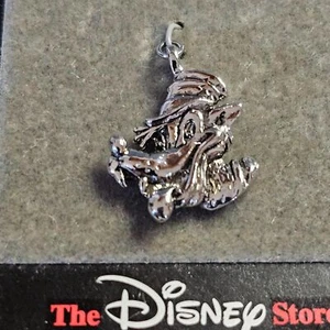 Nuevo en Tarjeta Disney Store Big Bad Wolf 1" Dije Color Plata - Imagen 1 de 4