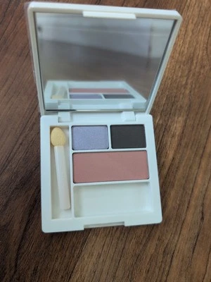 Clinique - All About Shadow Duo Blackberry Frost & Pink Blush NEW - Image 1 of 4