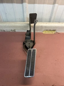 1975-1981 CAMARO FIREBIRD TRANS AM GAS PEDAL ASSEMBLY THROTTLE ACCELERATOR - Picture 1 of 5