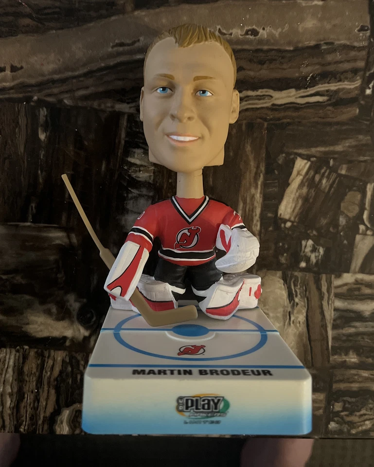 Martin Brodeur 2002 Nueva Jersey Devils Red Bobblehead Upper Duck Play Makers ¡Fuera! Foto 1 de 4