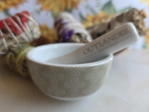 Outlander Mini Mortar & Pestle Set and Book Outlander Fan Collectible  2015 - Picture 1 of 17
