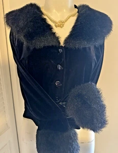 JACKET CROPPED (M) IN BLACK VELVET WITH  LARGE  FAUX FUR COLLAR BY ONE UP.  EUC - Picture 1 of 8
