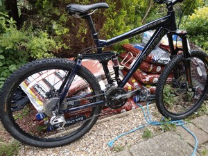 Carrera Mountain Bike Full Suspension 