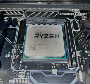 PC DESKTOP Ryzen 5 1600 + MSI B350 PC MATE ATX + Corasair 2X8 GB ram - Foto 1 di 5
