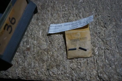 YAMAHA GENUINE TX650 XS650 SIDE COVERS PANES SPLIT PINS L 91609-25015 - Image 1 of 3