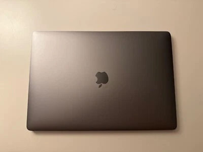 Macbook Pro 15", i7 quadcore, 16 GB RAM, 512 GB HD - Bild 1 von 3