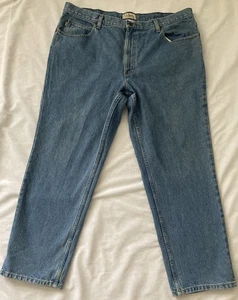 LL Bean Men's Classic Fit Jeans 42x29 - Picture 1 of 9