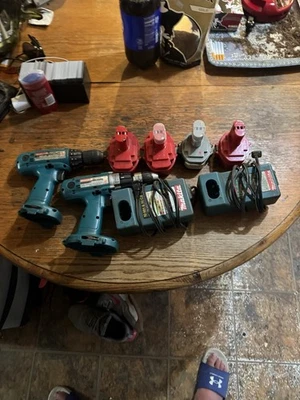 Makita 6226d Stahl 10mm 9,6 V Akku einige funktionieren einige nicht für Ersatzteile  - Bild 1 von 4