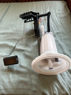 Conjunto de bomba de combustible y filtro de combustible Bosch para BMW 530, 525, 528: i, xi. Foto 1 de 4