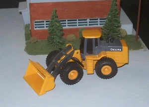 Erll John Deere Articulated Front Loader 5" long - Picture 1 of 3