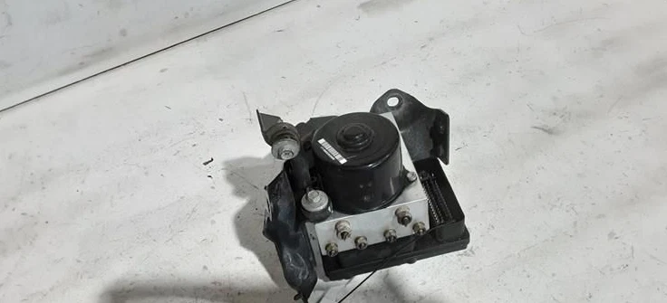 2006-2011 年日产 Armada ABS 防锁制动执行器泵  — 第 1/2 张图片