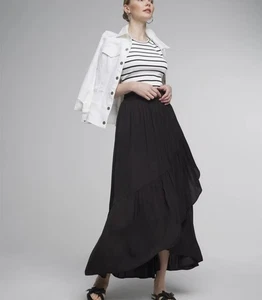 NUEVO CON ETIQUETAS Maxi Falda Negra Asimétrica con Volantes Suaves de la Casa Blanca Mercado Negro Talla XS - Imagen 1 de 8