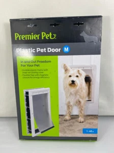 Puerta para mascotas Premier Pet de plástico blanco para perros de tamaño mediano - hasta 40 libras - Imagen 1 de 3
