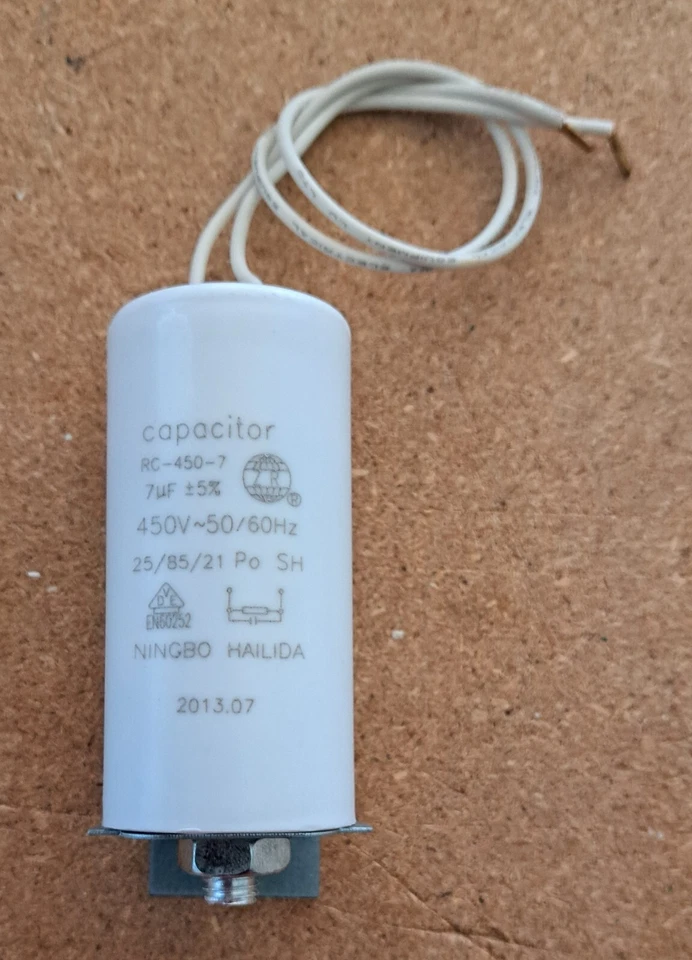 RC-450-7 Fluorescent Striplight Capacitor 450v 7μF - Pack of 2 - Image 1 of 1