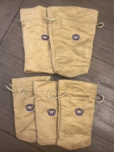 5 Stück Crown Royal Reserve Gold Wildleder Beutel mit Logo (3) 750ml (2) 1,75 Liter - Bild 1 von 5