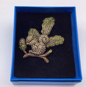 Heidi Daus " Squirrel With Nuts ” Pin NEW - Picture 1 of 4