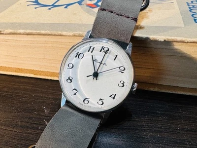 Ракета 19 драгоценностей советский винтажный СССР наручные часы белый циферблат - Изображение 1 из 4