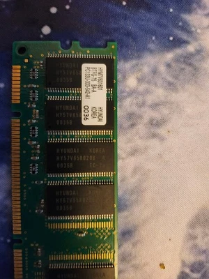 128MB SDRAM PC133 Hyundai - Image 1 of 2